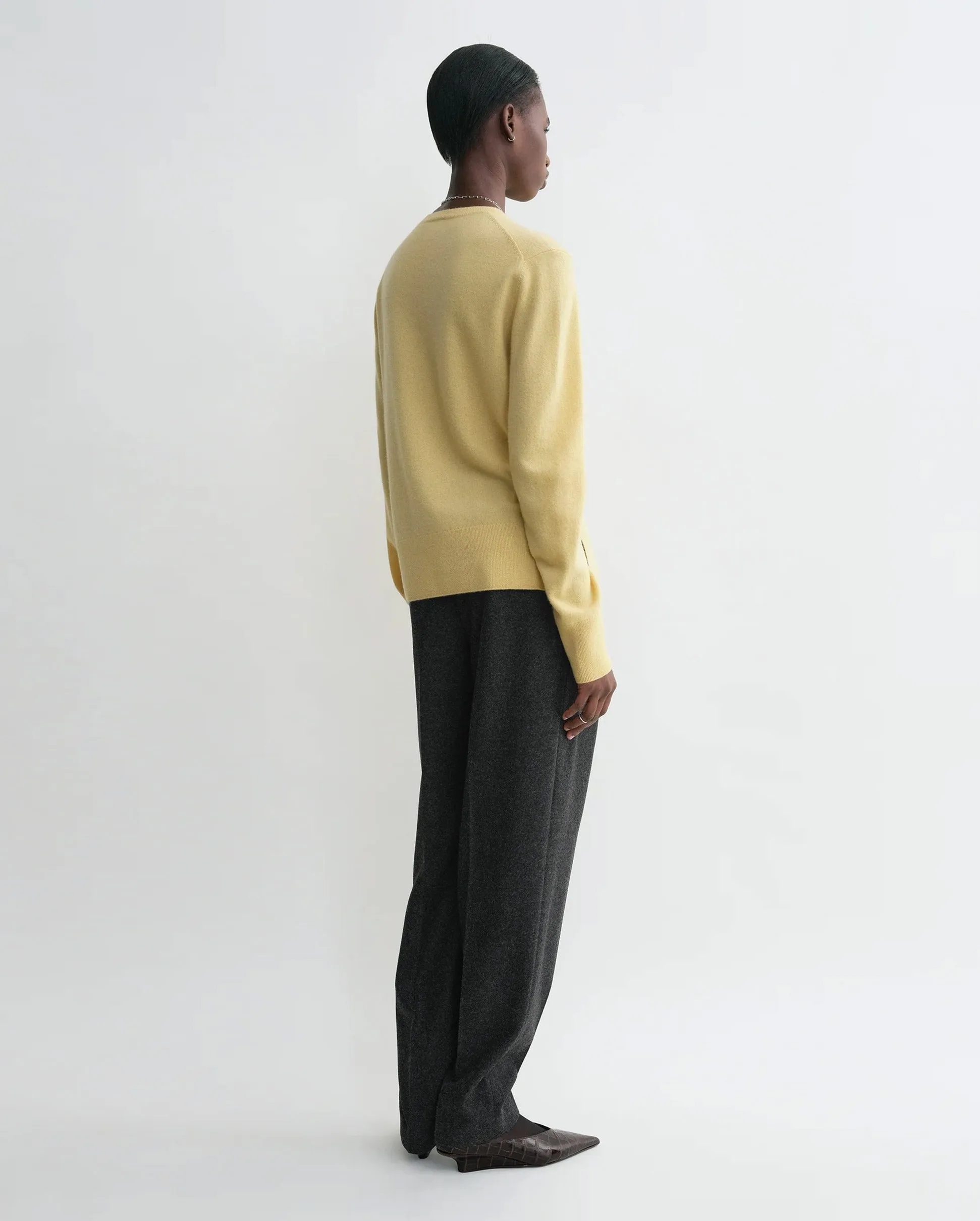 CREW-NECK CASHMERE KNIT / SOFT YELLOW
