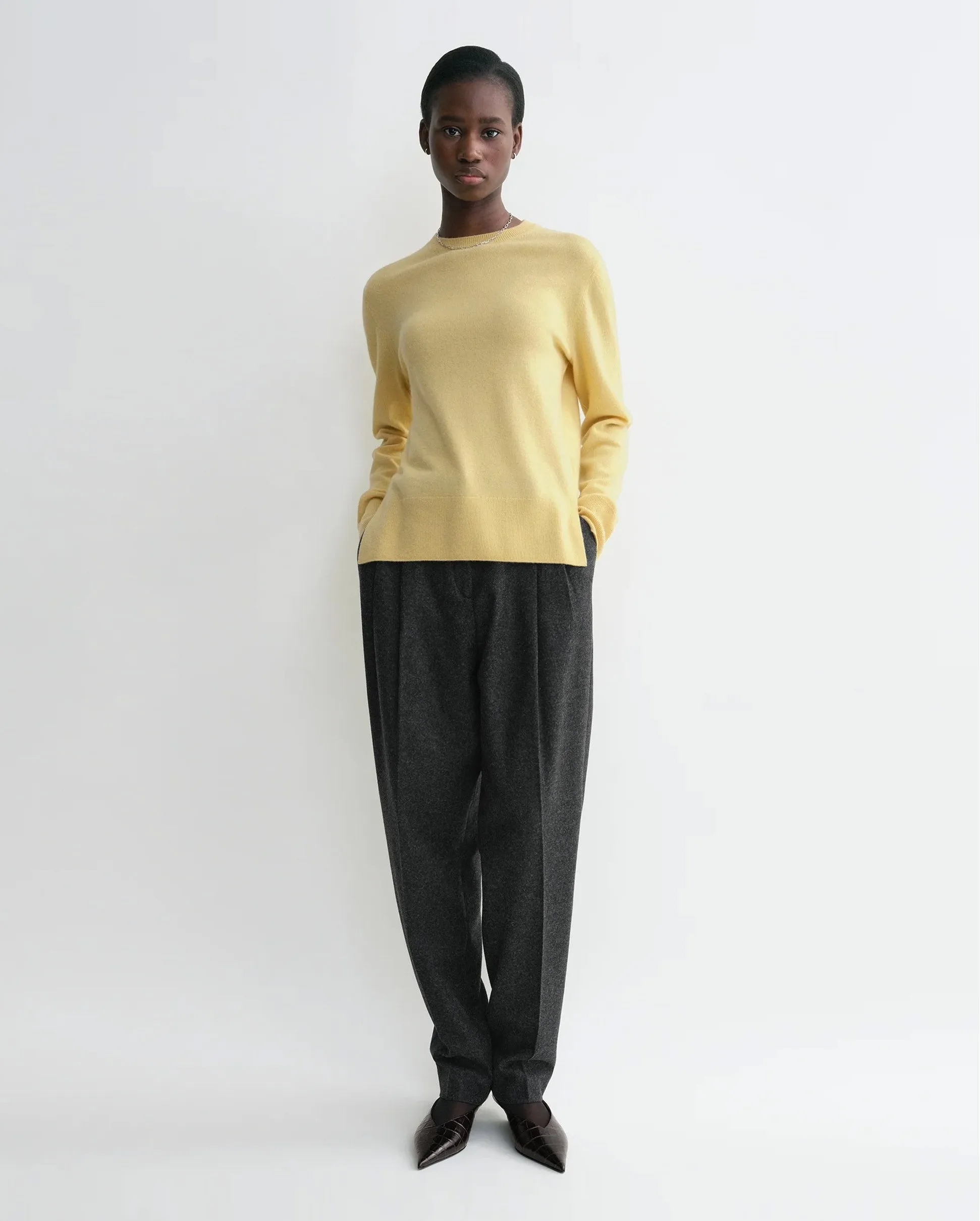 CREW-NECK CASHMERE KNIT / SOFT YELLOW