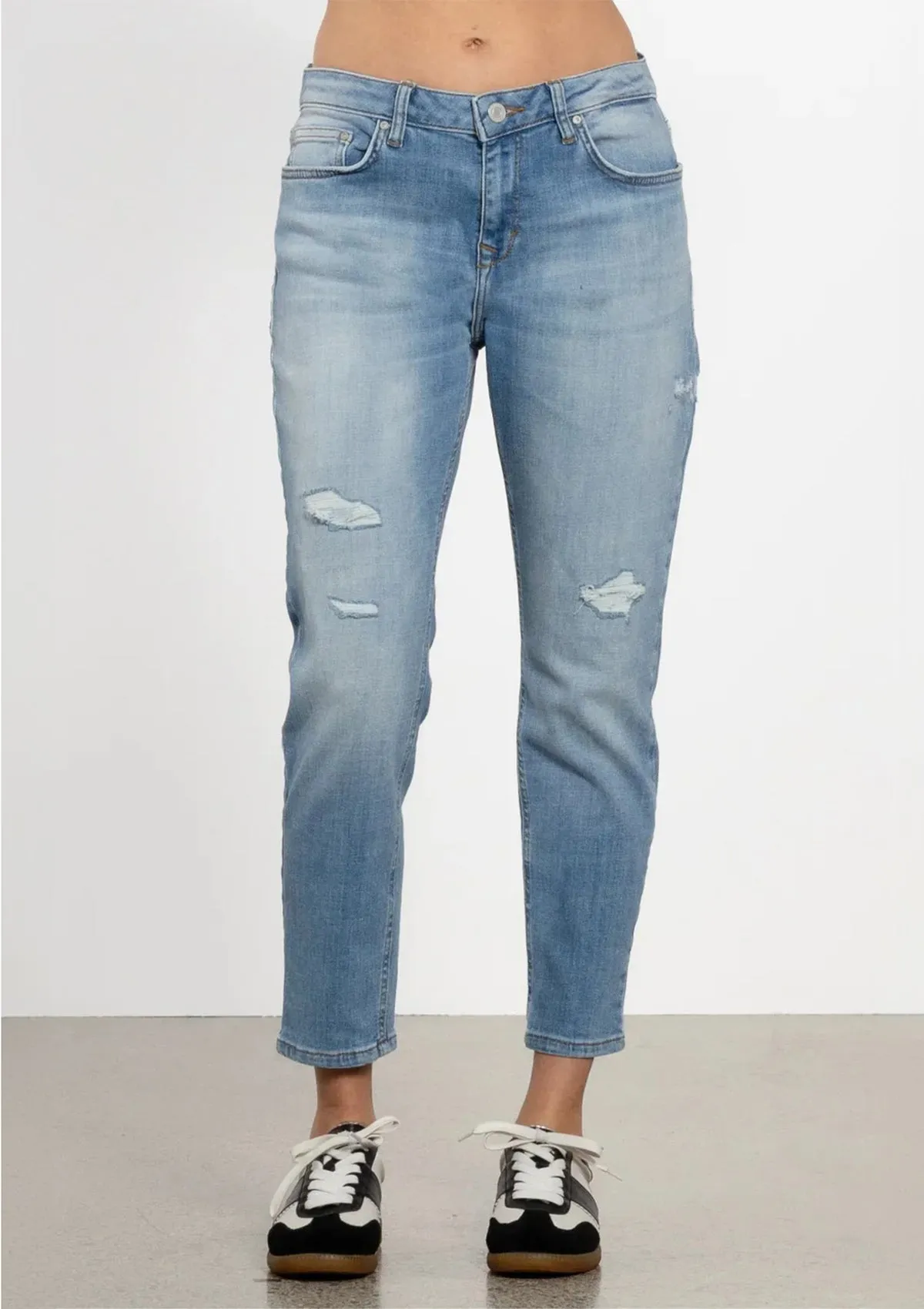 Eliana Varuna Slim Boyfriend