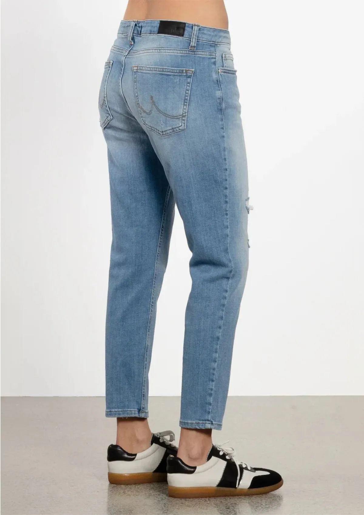 Eliana Varuna Slim Boyfriend