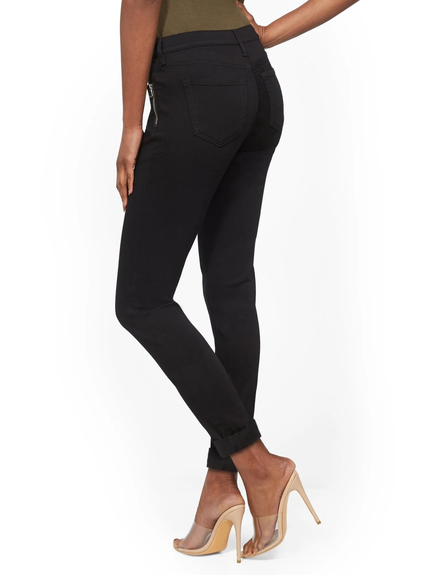 Mid-Rise Zip-Accent Slim Boyfriend Jeans - Black